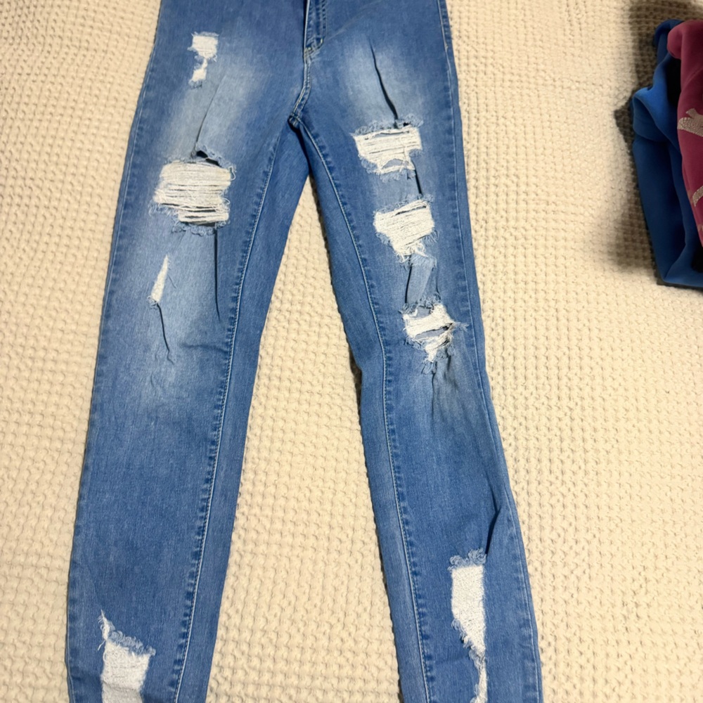 Fashion Nova butt plumping Jeans